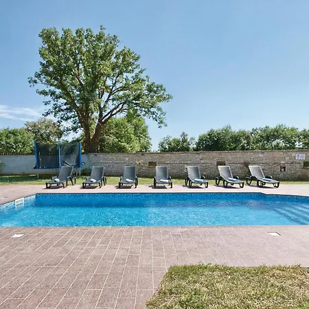 Gorgeous In Krnica Holiday home *